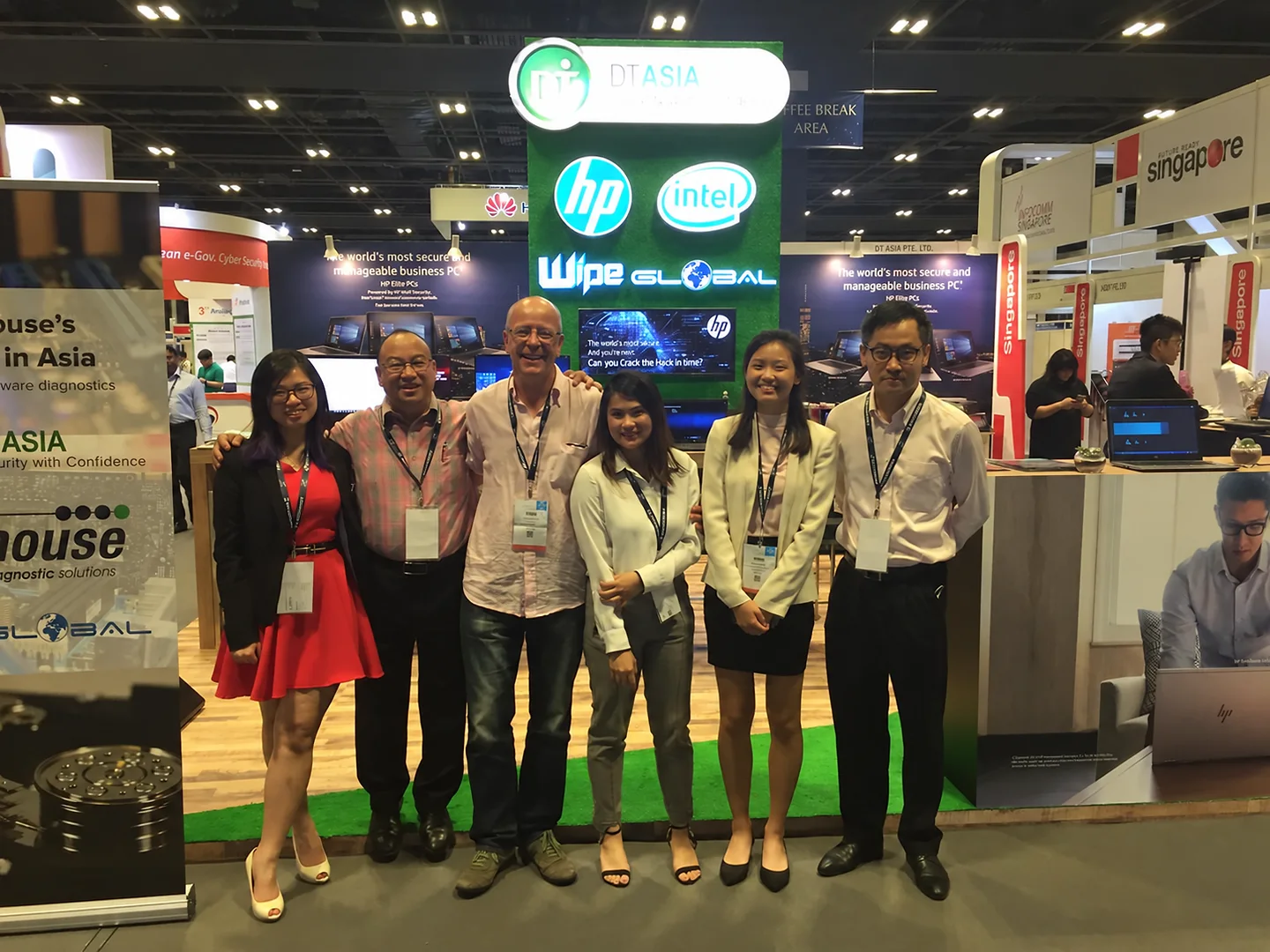 The Wipe-Global team with network partners on a joint exhibition stand in Singapore